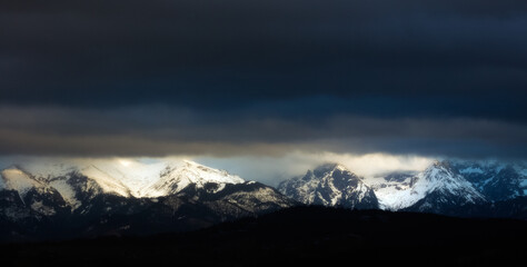 Tatry Wysokie z Chmurami © Wojciech Lisiński
