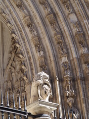 Toledo, ciudad amurallada de España con su influencia árabe.