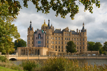 Fototapeta na wymiar Castle of Schwerin, Germany. Capital of federal state Mecklenburg-Vorpommern