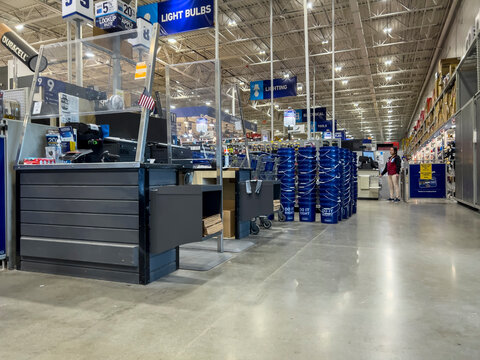 Everett, WA USA - Circa July 2022: Angled View Of A Checkout Counter Inside A Lowes Home Improvement Store.