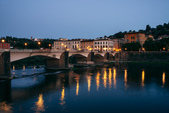 Ponte Alle Grazie at night.