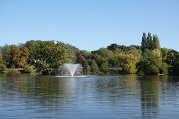 Naklejka premium A scenic view of Lake Meadows park in Billericay, Essex, UK. 