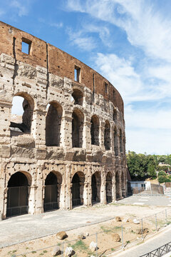 Curved view of the colosseum