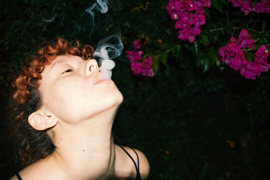 Smoking with flowers