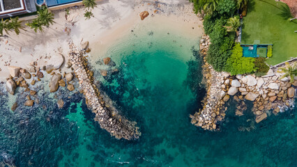 Playa Esmeralda, una playa rocosa de azul turquesa en Puerto Vallarta jalisco, México! Es la playa...