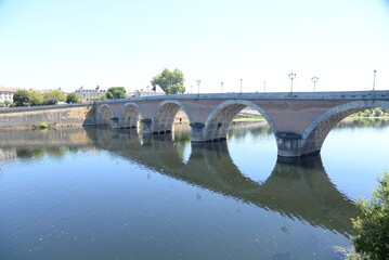 Bruecke ueber die Dordogne in Bergerac