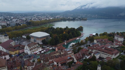 Fototapeta na wymiar Annecy Altstadt mit Blick auf Lac de Annecy