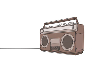 One continuous line drawing of retro old fashioned analog radio tape. Classic vintage audio technology concept. Music player single line draw design vector illustration graphic