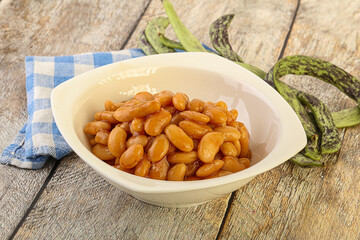 White bean in tomato sauce