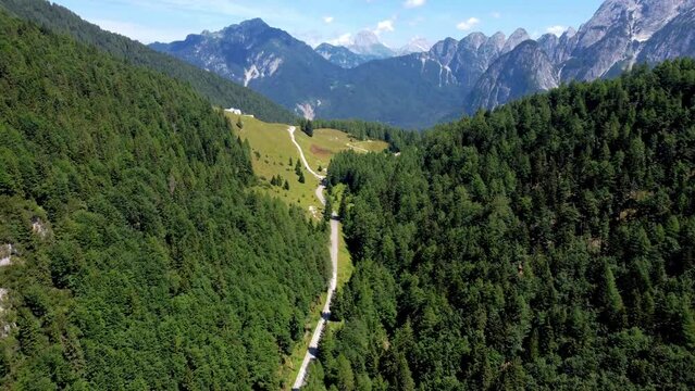 Val Saisera and Val Dogna. At the foot of Montasio.