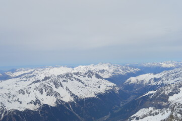 Fototapeta na wymiar Montañas nevadas.