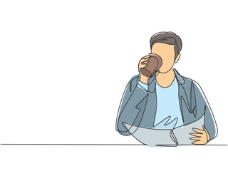 Single continuous line drawing of young happy startup manager reading economic news on business newspaper while holding mug of coffee. Drinking tea concept one line draw design vector illustration