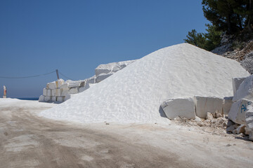 Kamieniołom z białym marmurem na greckiej wyspie Thassos