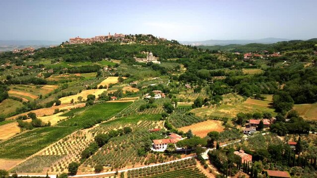 Montalcino and the Val d'Orcia. Tuscan wonder.
