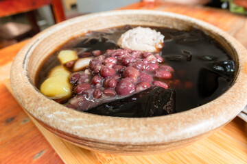 ice cream of mesona black herbal tea