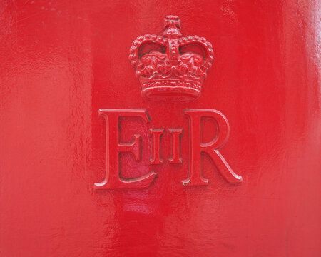 EIIR Queen cypher in London