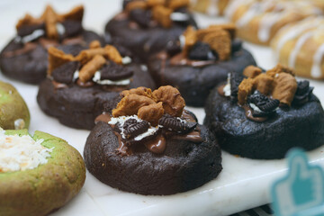 a pile of white chocolate chip close up 