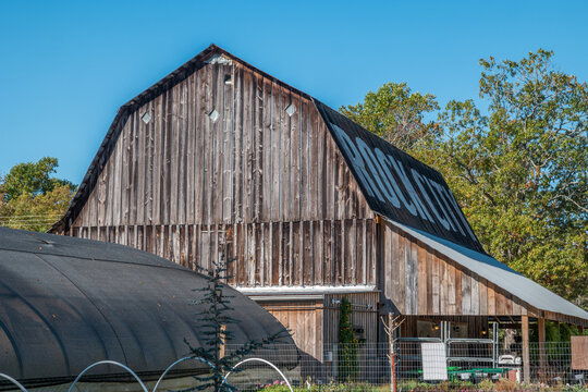 Barn With Rock City On The Roof