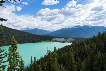 Fototapeta na wymiar Lake Louise panorama, Fairmont hotel in the back, Banff National Park, Alberta Canada