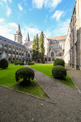 Belgique Wallonie Maredsous abbaye monastere eglise religion tourisme patrimoine architecture cour...
