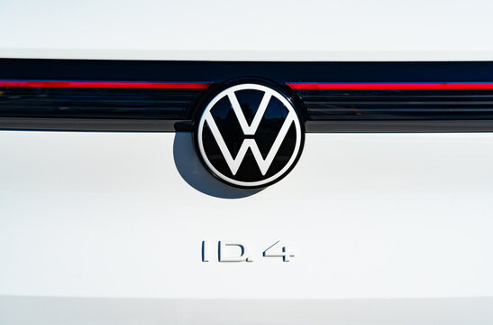 Volkswagen logo hi-res stock photography and images - Alamy, logo volkswagen
