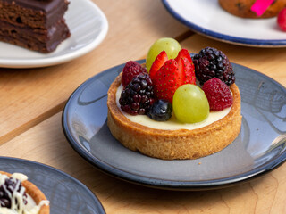 tart with berries
