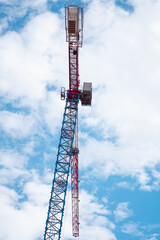 Obraz premium construction crane on a sky