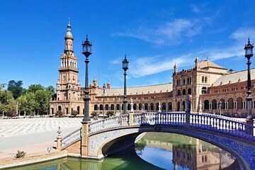 the bridge over the pool of water in Plaza De Espana in Seville