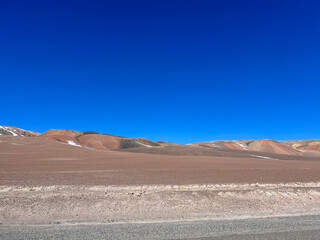 Fototapeta na wymiar Desierto de Atacama Parque Nacional Nevado Tres Cruces Copiapó, Chile