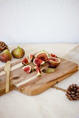 Découpe de figues fraîches pour l'automne