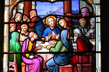 detail van een glas-in-loodraam in de kerk Saint-Aignan de Chartres in Frankrijk