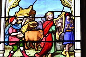 détail d'un vitrail de l'église Saint-Aignan de Chartres en France