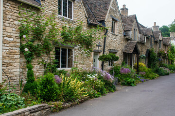 Row of Country cottages with flowers - 538302758