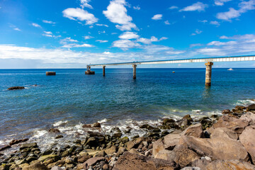 Unterwegs auf der Stadt Levadas von Funchal mit einen fantastischen Ausblick auf den Atlantik - Madeira - Portugal 
