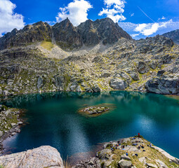 Sommerurlaub in den spanischen Pyrenäen: Wanderung bei den schillernden Bergseen von Gerber im Vall D´Àneu