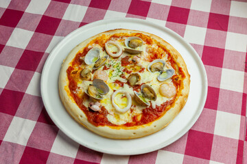 魚介のペスカトーレピッツァ