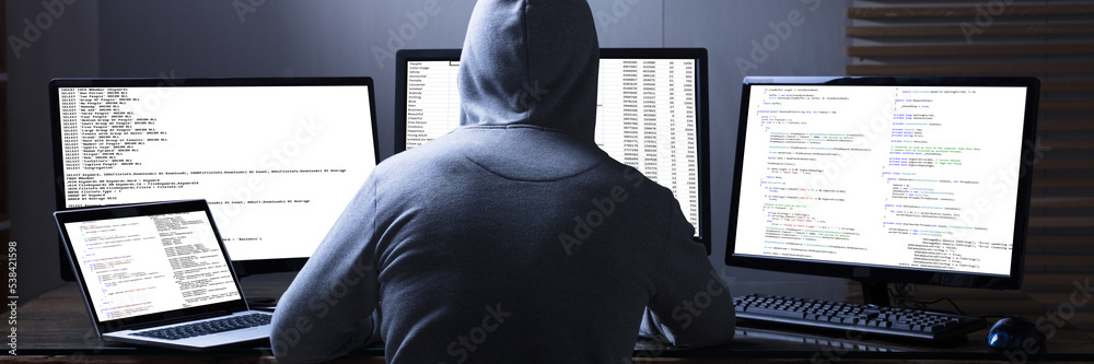Aufkleber Hacker Using Multiple Computers For Stealing Data