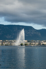 Fototapeta na wymiar Lake and fountain of Genevea