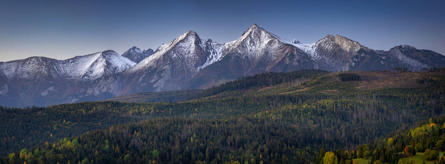 Snow capped peaks of the Belianske Tatras before sunrise. Slovakia - obrazy, fototapety, plakaty
