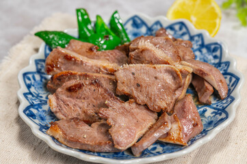 タンとハツの塩焼き