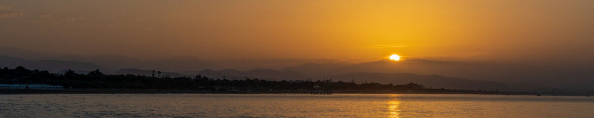 Sonnenaufgang am Meer