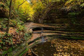 Giant's Bathtub during Fall.