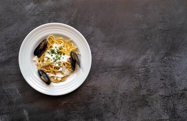 Bowl of Linguine with Mussels