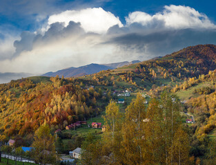 Naklejka premium Autumn morning Carpathian Mountains calm picturesque scene, Ukraine. Peaceful traveling, seasonal, nature and countryside beauty concept scene.