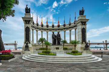 Fototapeta na wymiar Hemiciclo de la Rotonda Monument in Guayaquil, Ecuador