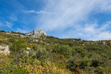 Emetteur du Mont Saint-Baudille depuis les chemins de randonnée