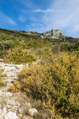 Emetteur du Mont Saint-Baudille depuis les chemins de randonnée