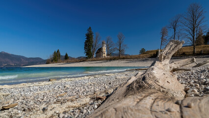 Steiniges Ufer am See