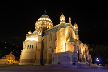 Basilique notre dame d'Afrique à Alger By Night 2