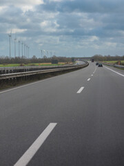Windkraft an der Autobahn
